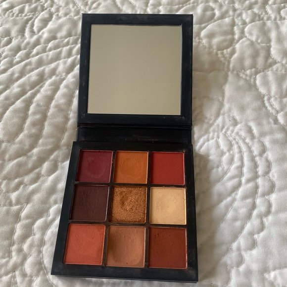 HUDA BEAUTY Warm Brown Obsessions Eyeshadow Palette - Picture 2 of 2